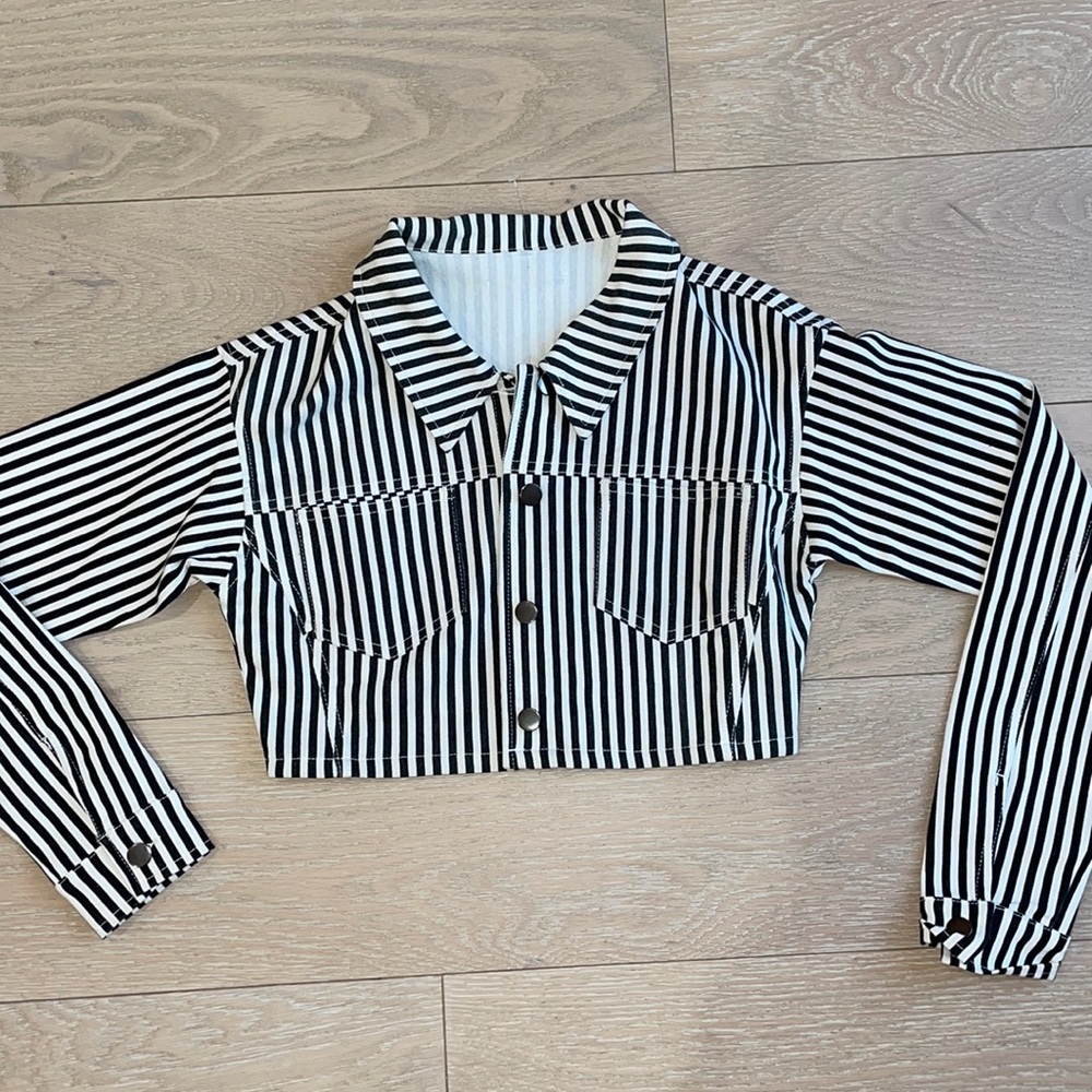 Cropped striped jacket